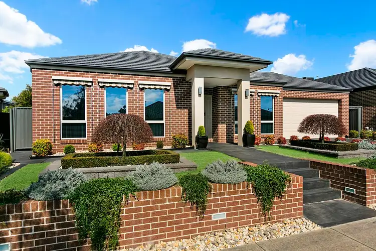 15 Esprit Avenue, Cranbourne North VIC 3977
