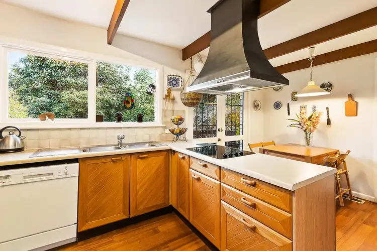 Fifth view of Homely house listing, 8 Stocks Road, Mount Waverley VIC 3149