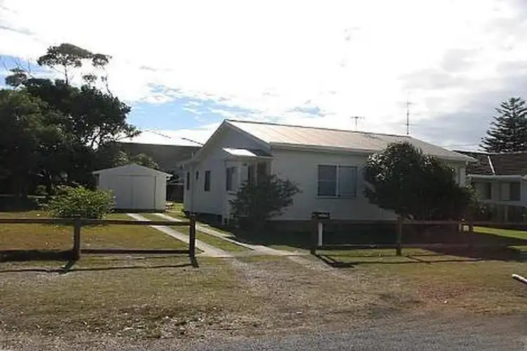 8 Binburra Avenue, Toowoon Bay NSW 2261