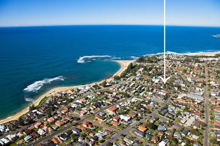 Second view of Homely house listing, 8 Binburra Avenue, Toowoon Bay NSW 2261