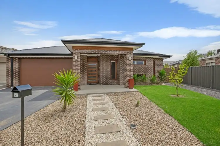 51 Datura Avenue, Cranbourne North VIC 3977