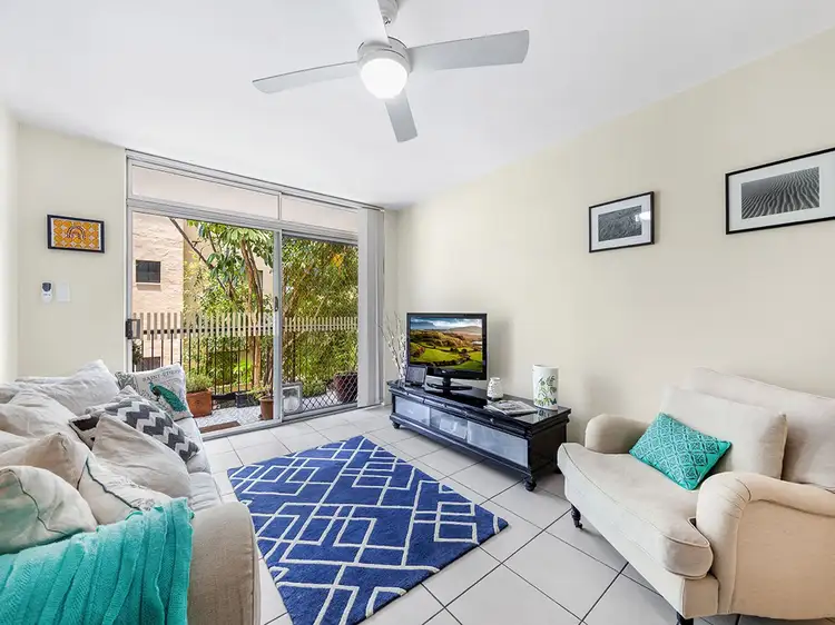 Main view of Homely unit listing, 2/480 Sandgate Road, Clayfield QLD 4011