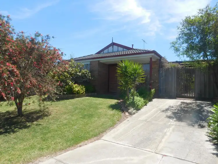 9 Forsyth Court, Cranbourne North VIC 3977