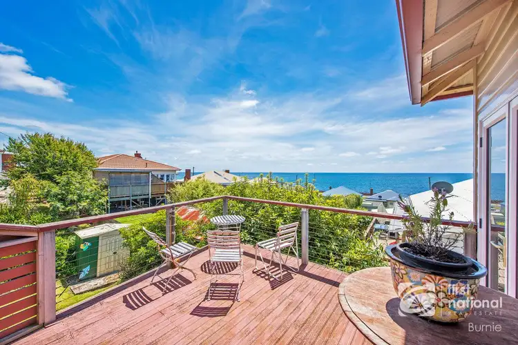 8 Wood Street, Parklands TAS 7320