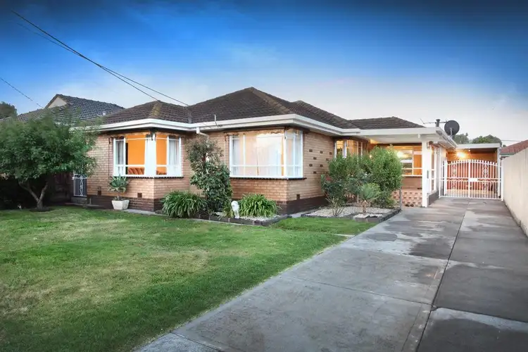 32 Mark Street, Sunshine West VIC 3020