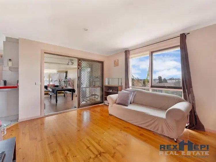 Second view of Homely house listing, 8 Enoch Rise, Hallam VIC 3803