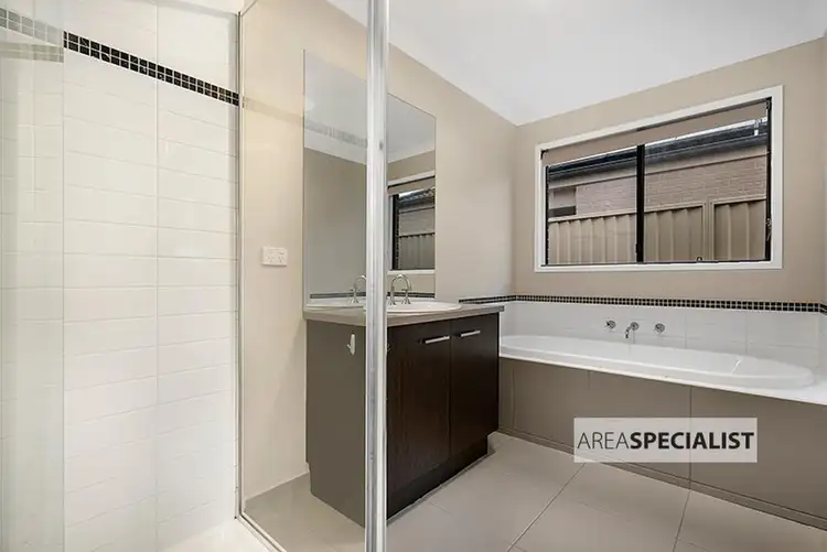 Fifth view of Homely house listing, 114 Blue Horizons Way, Pakenham VIC 3810