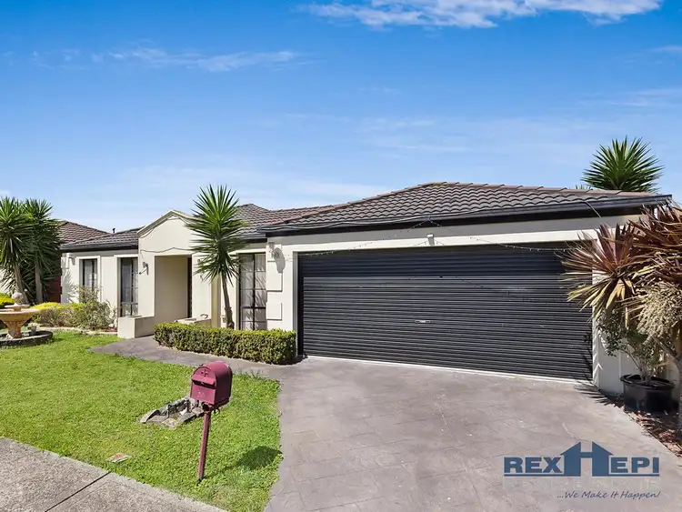 20 Elanora Way, Hampton Park VIC 3976