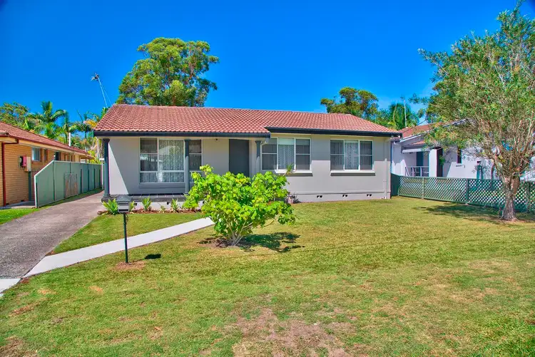10 Panorama Parade, Berkeley Vale NSW 2261