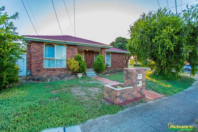 Second view of Homely house listing, 2 Charinga Drive, Werribee VIC 3030