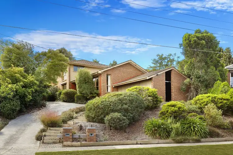 6 Barker Drive, Mooroolbark VIC 3138