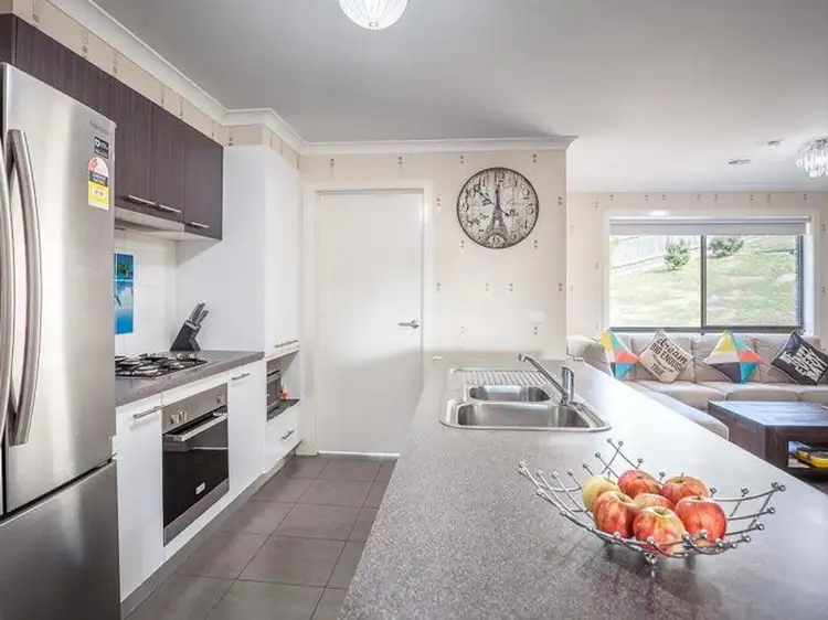 Third view of Homely house listing, 6 Oswin Court, Sunbury VIC 3429
