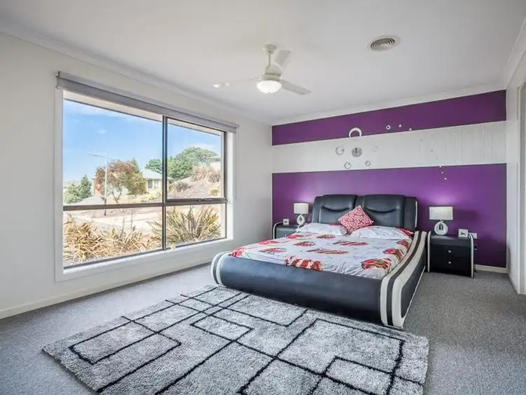 Sixth view of Homely house listing, 6 Oswin Court, Sunbury VIC 3429