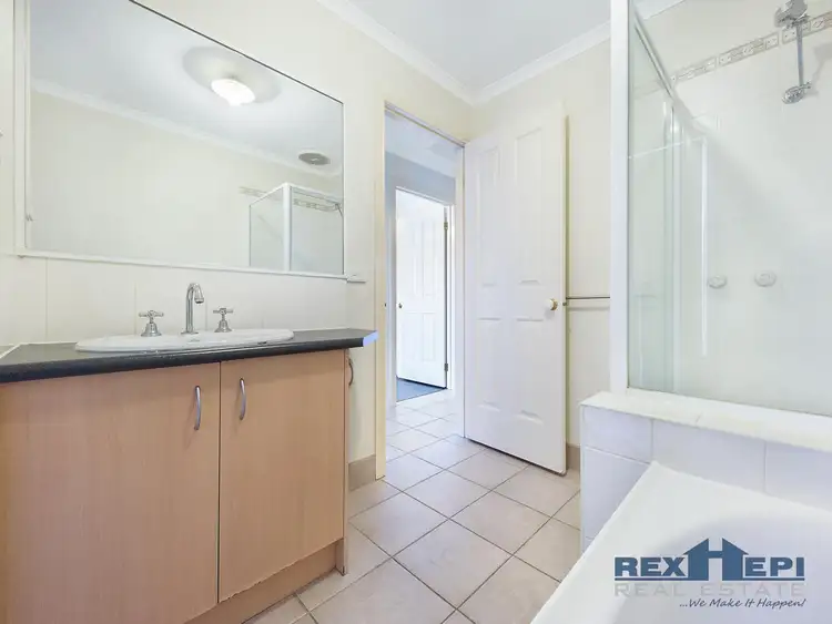 Seventh view of Homely house listing, 14 Nyarrin Place, Cranbourne West VIC 3977