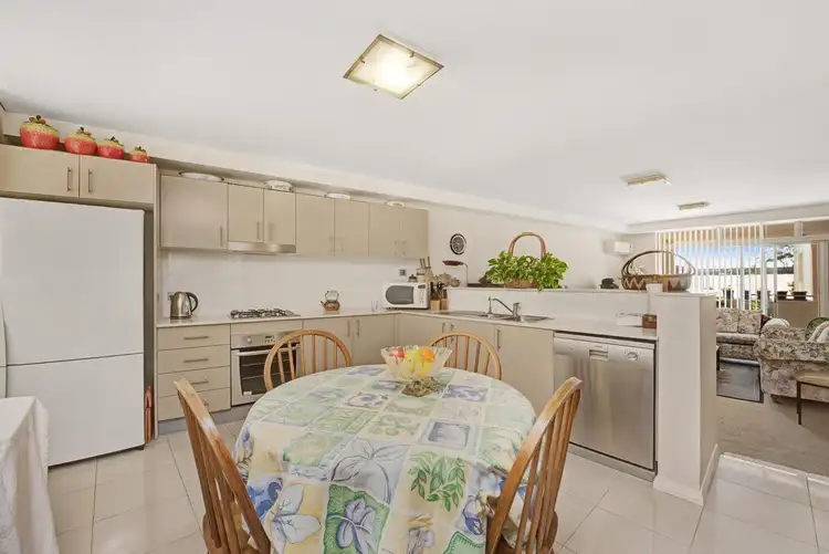 5/2-6 Warrigal Street, The Entrance NSW 2261