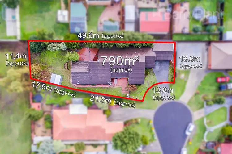 Second view of Homely house listing, 5 Bowen Court, Sunbury VIC 3429