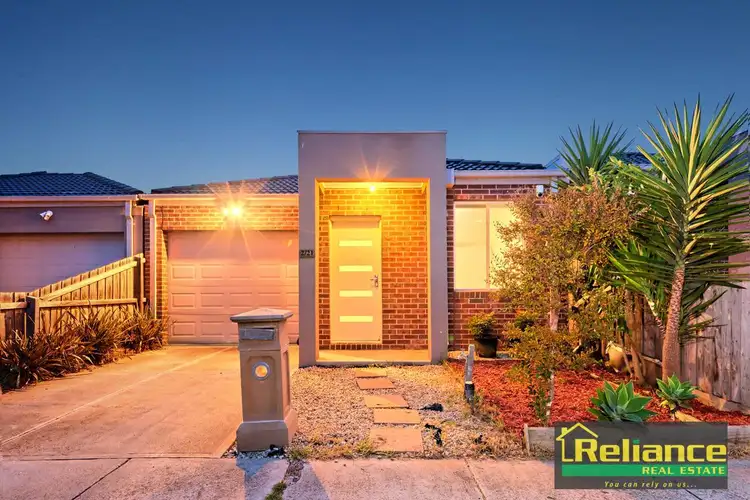 2/21 Red Robin Road, Truganina VIC 3029