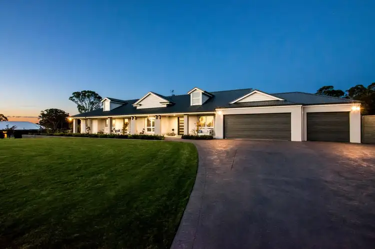 6 Woodhall Place, Luddenham NSW 2745