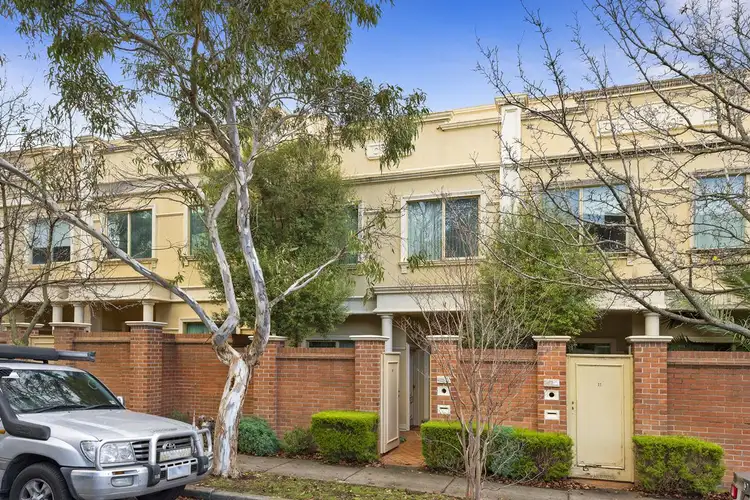 13 Carnarvon Street, Doncaster VIC 3108