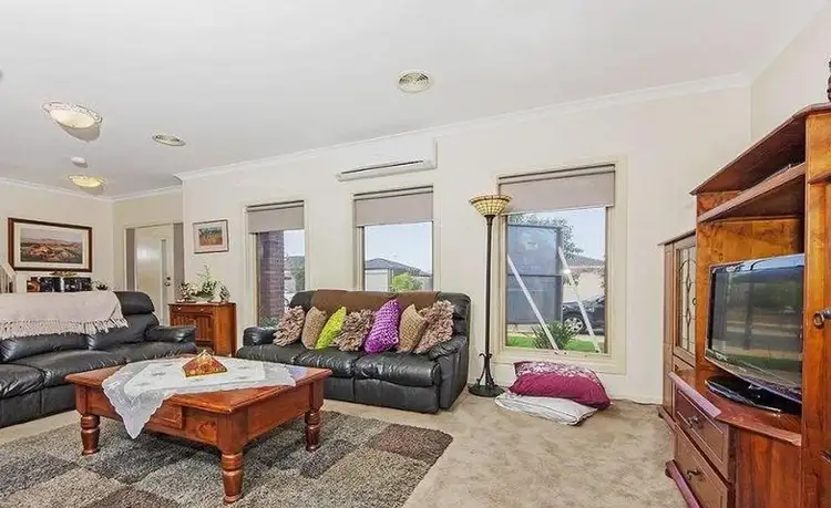 Sixth view of Homely house listing, 2/7 Cabarita Drive, Truganina VIC 3029
