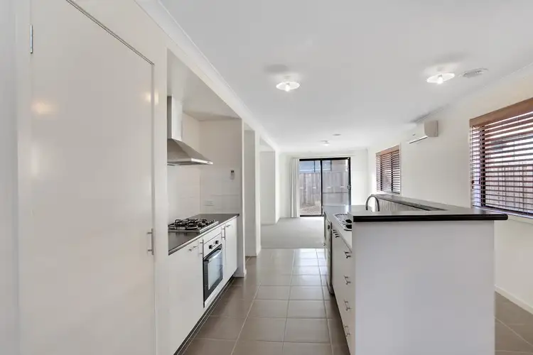 69 Sanctuary Lakes East Boulevard, Sanctuary Lakes VIC 3030