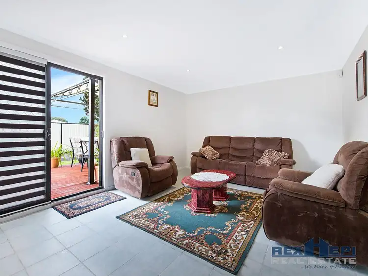 Sixth view of Homely house listing, 72 Oaktree Drive, Hampton Park VIC 3976