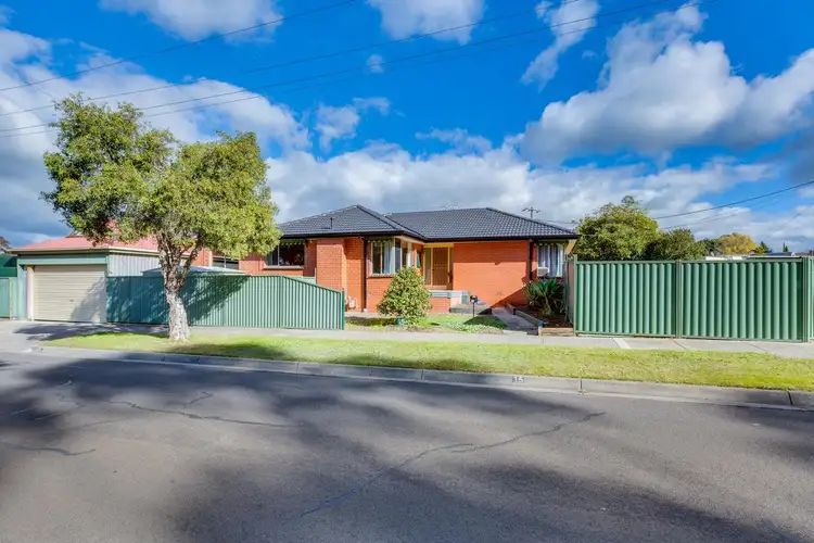 15 Gruner Street