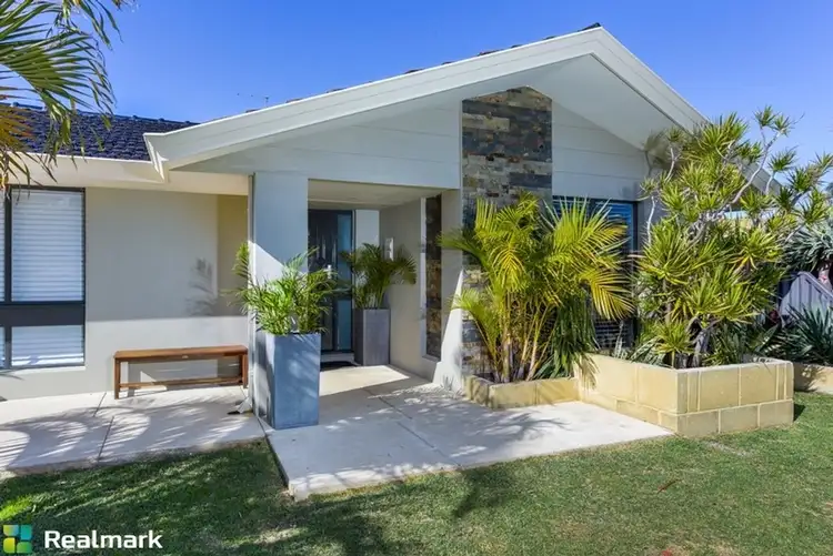 8 Arundel Drive, Halls Head WA 6210