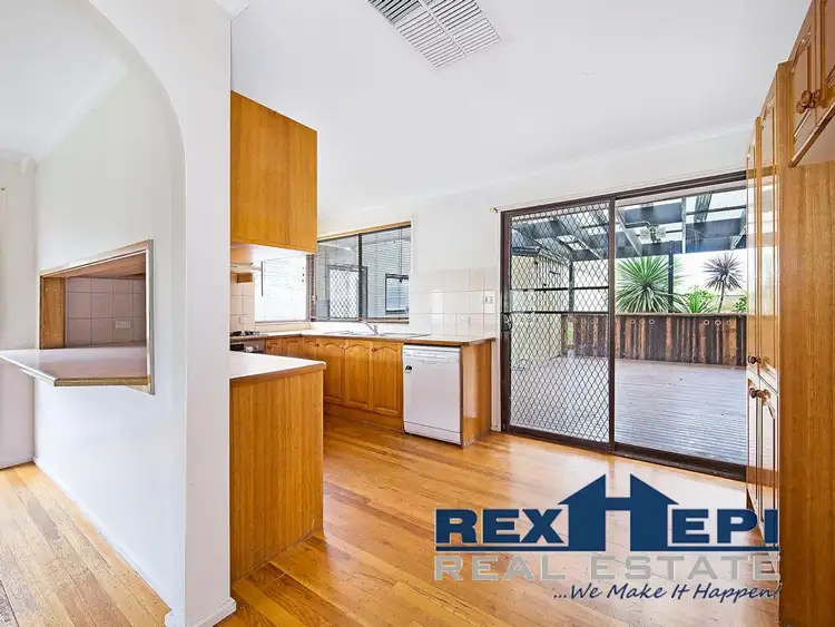 Fifth view of Homely house listing, 2 Coppin Close, Hampton Park VIC 3976