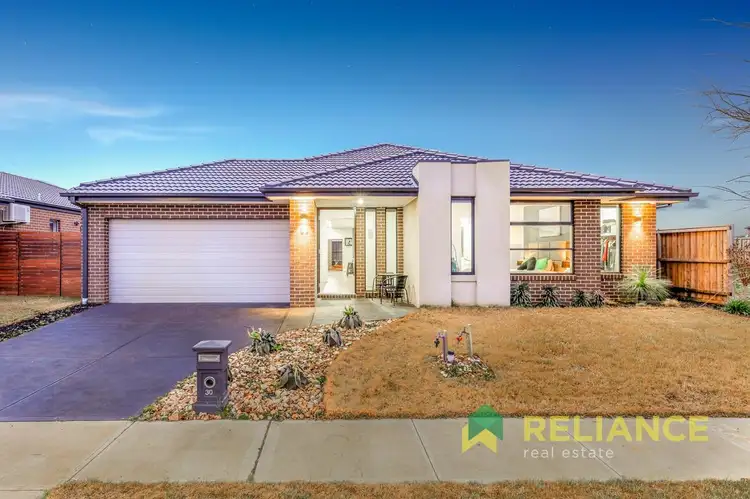 30 Blakewater Crescent, Melton South VIC 3338