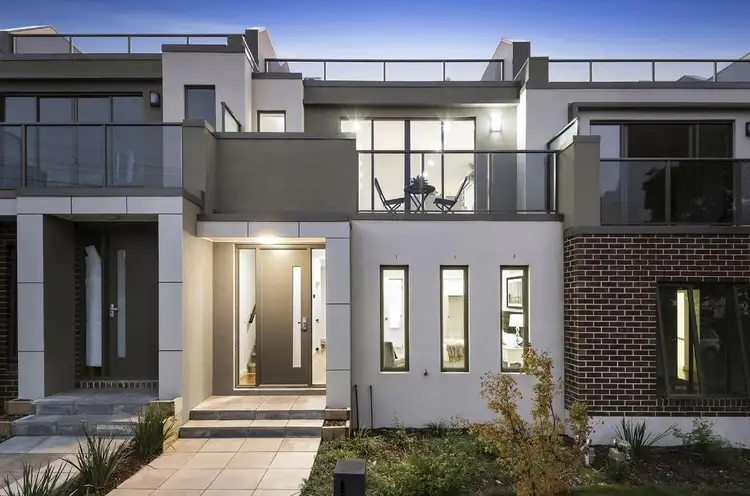 9A Bayley Grove, Doncaster VIC 3108