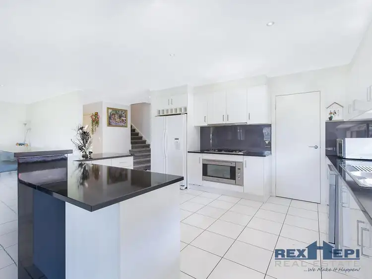Seventh view of Homely house listing, 4 Rose Garden Court, Narre Warren North VIC 3804
