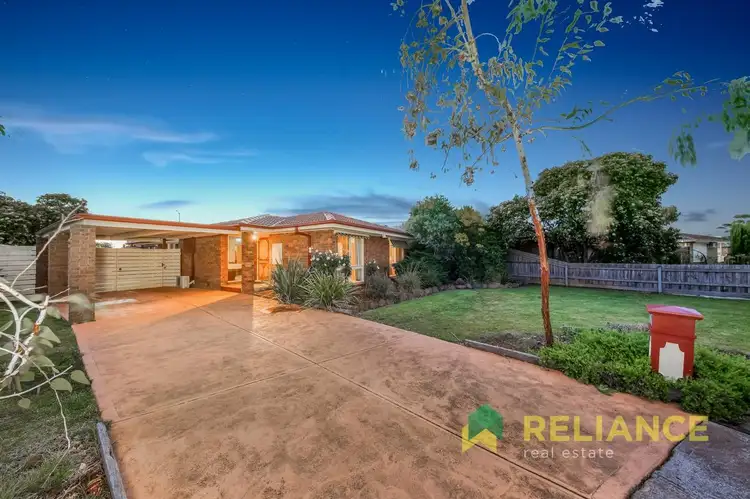 11 Lincoln Way, Melton West VIC 3337