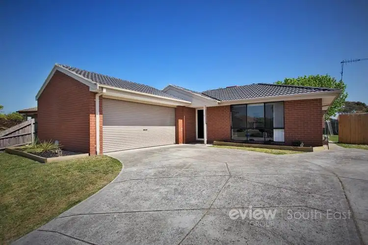28 Andrea Crescent, Cranbourne North VIC 3977