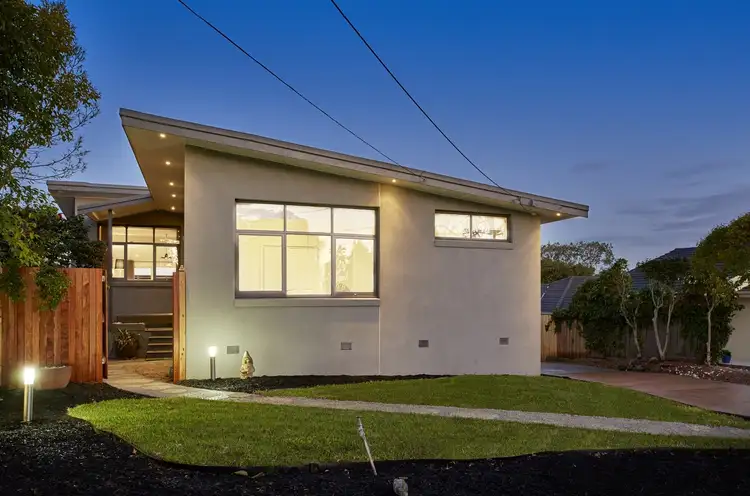 1/6 Saxby Court, Wantirna South VIC 3152