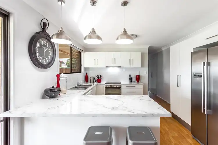 21 Sampson Street, Wilsonton QLD 4350