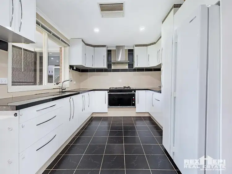 62 Somerville Road, Hampton Park VIC 3976