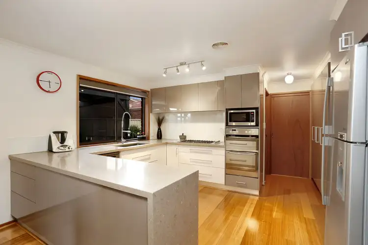 16 Breadalbane Court, Sydenham VIC 3037