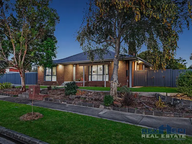 17 Heatherlea Crescent
