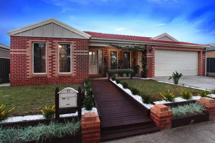 17 Weavers Street, Manor Lakes VIC 3024
