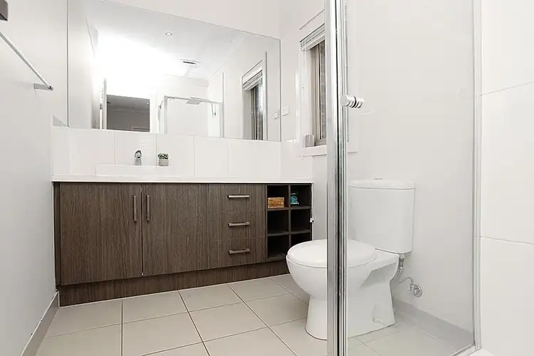 Seventh view of Homely unit listing, 15 Vilnius Way, Truganina VIC 3029
