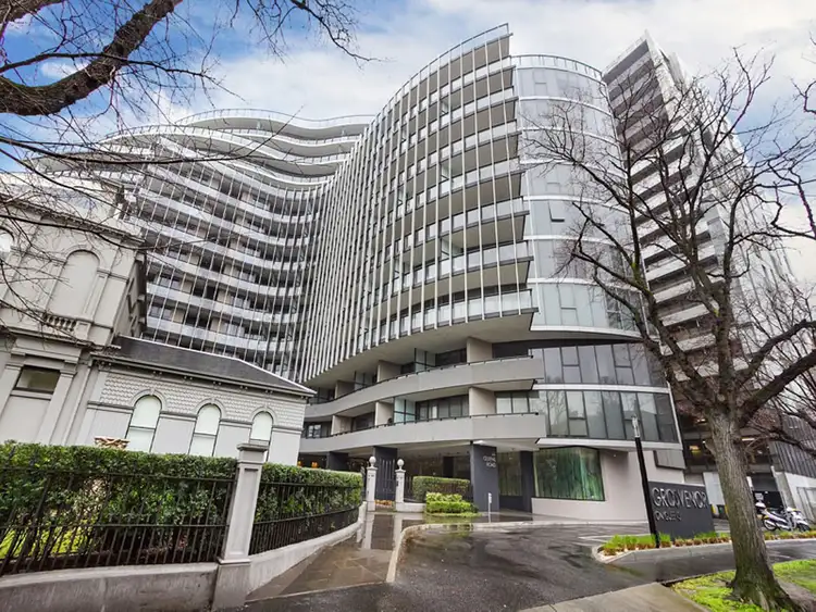 807/55 Queens Road, Melbourne VIC 3004