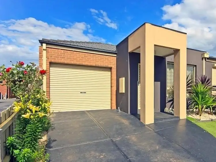 2/30 Harrow Place, Truganina VIC 3029