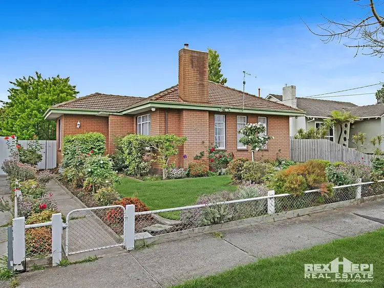27 Oak Avenue, Doveton VIC 3177