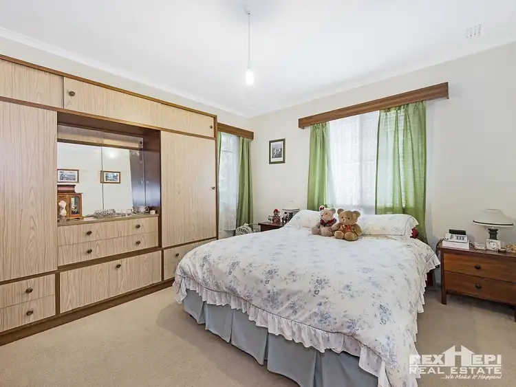 Fifth view of Homely house listing, 27 Oak Avenue, Doveton VIC 3177