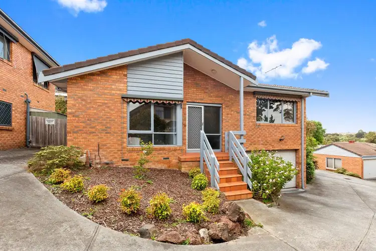 2/12 Malcolm Crescent, Doncaster VIC 3108