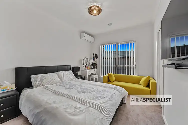 Second view of Homely house listing, 2/23 Oak Avenue, Doveton VIC 3177