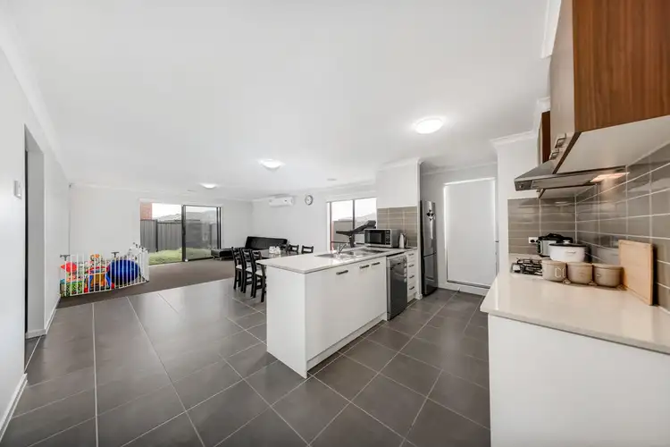 Seventh view of Homely house listing, 27 Jupiter Drive, Truganina VIC 3029