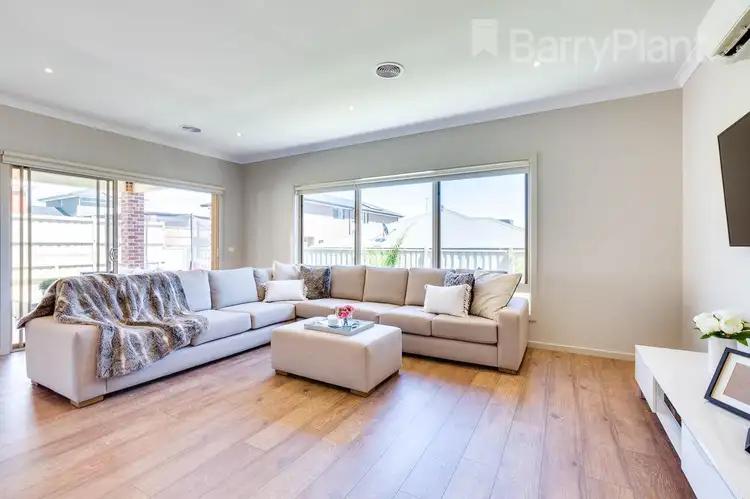 Second view of Homely house listing, 5 Friesian Drive, Sunbury VIC 3429