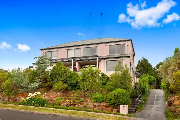 4 Long Valley Way, Doncaster East VIC 3109